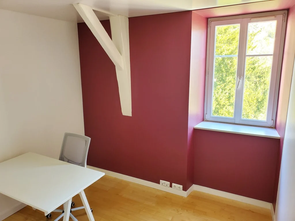 Bureau privé n° 07 : poste de travail près de la fenêtre
